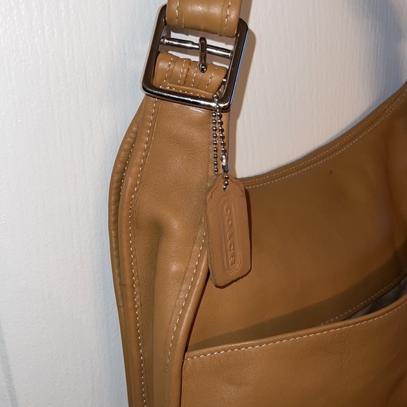 Vintage Coach leather Shoulder bag good condition khaki color - Picture 6 of 12